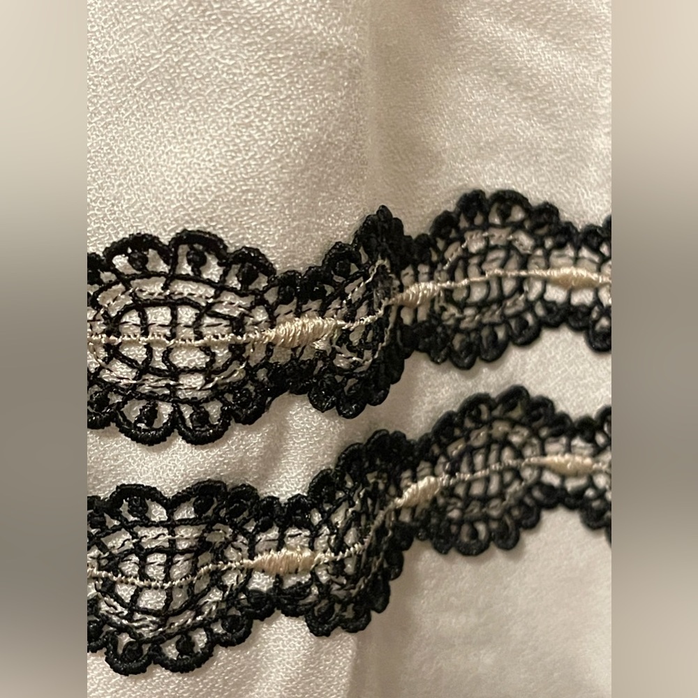 Alice + Olivia Black & White Rozzi Off Shoulder Lace Trim Embroidery Dress - Picture 9 of 13
